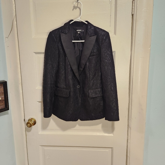 DKNY Contrast Collar Blazer - Picture 6 of 7